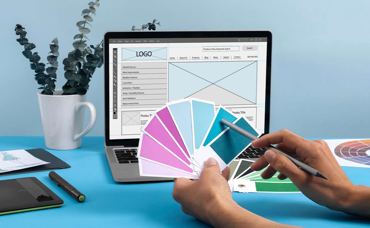 celta palette colori per visual identity davanti a laptop